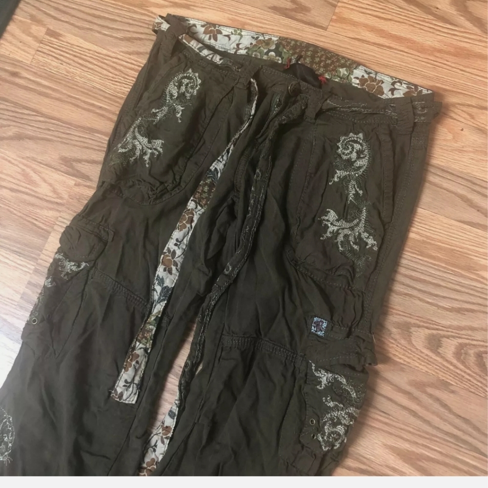 Miss Me low rise tiger embrodiered cargo pants
